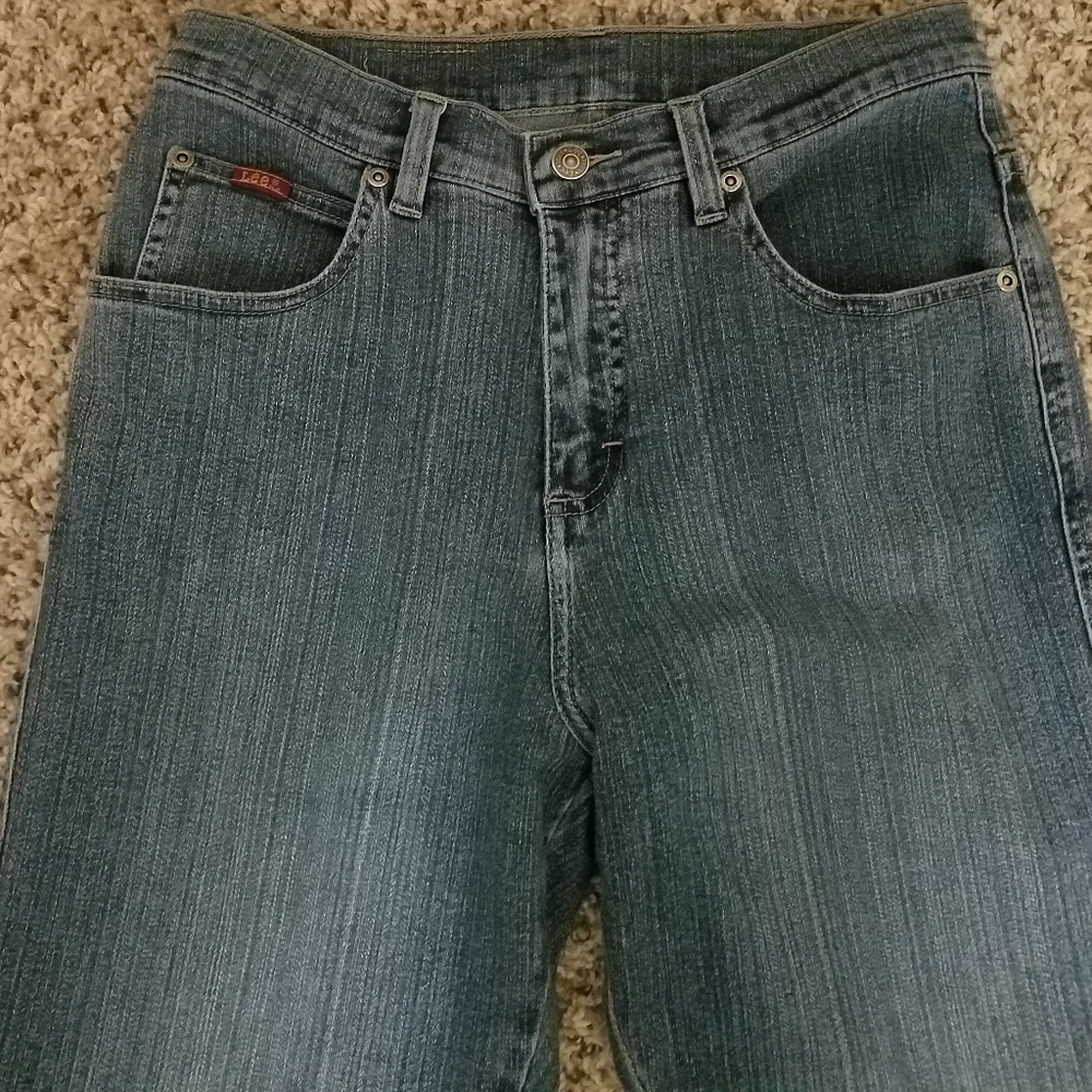 Lee High-Waisted Mom Jeans Size 8M